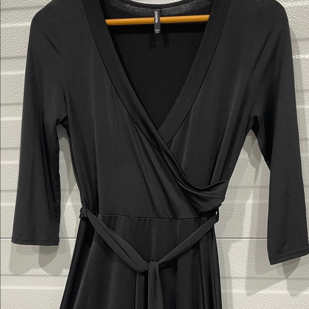 Chic Black Long Sleeve Wrap Dress - Picture 3 of 6